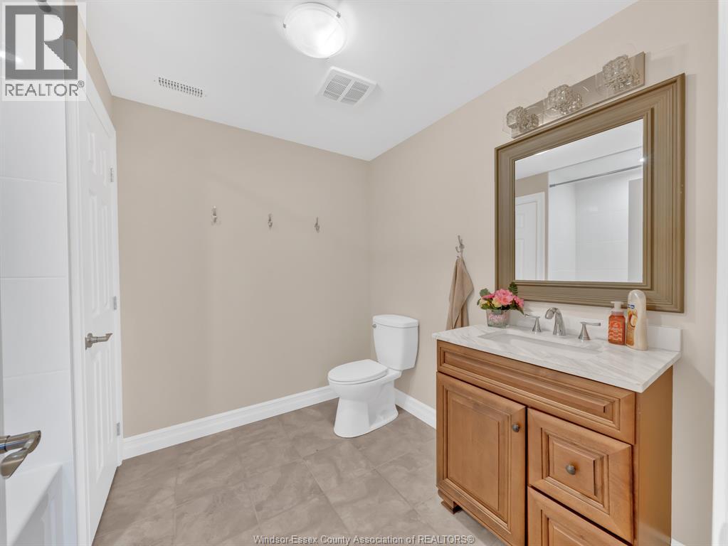 Photo 27 of 126 Golfview Drive, Kingsville ON