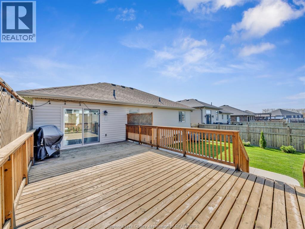 Photo 31 of 126 Golfview Drive, Kingsville ON