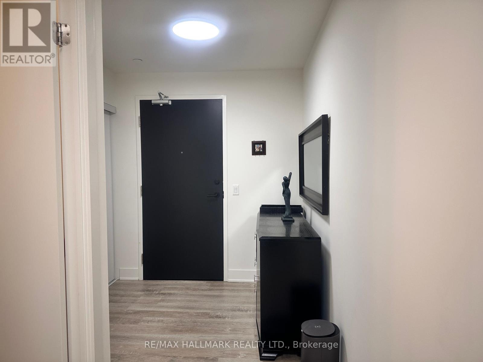 Photo 28 of 1104 185 Deerfield Road, Newmarket ON