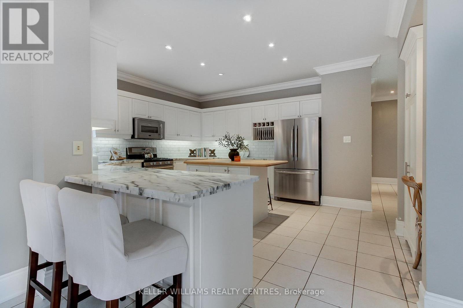Photo 29 of 991 Ivsbridge Boulevard, Newmarket ON