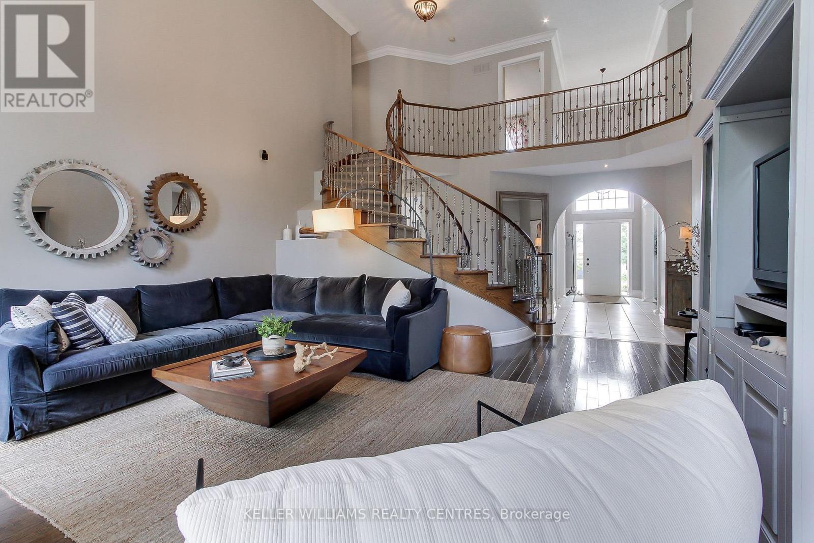 Photo 36 of 991 Ivsbridge Boulevard, Newmarket ON