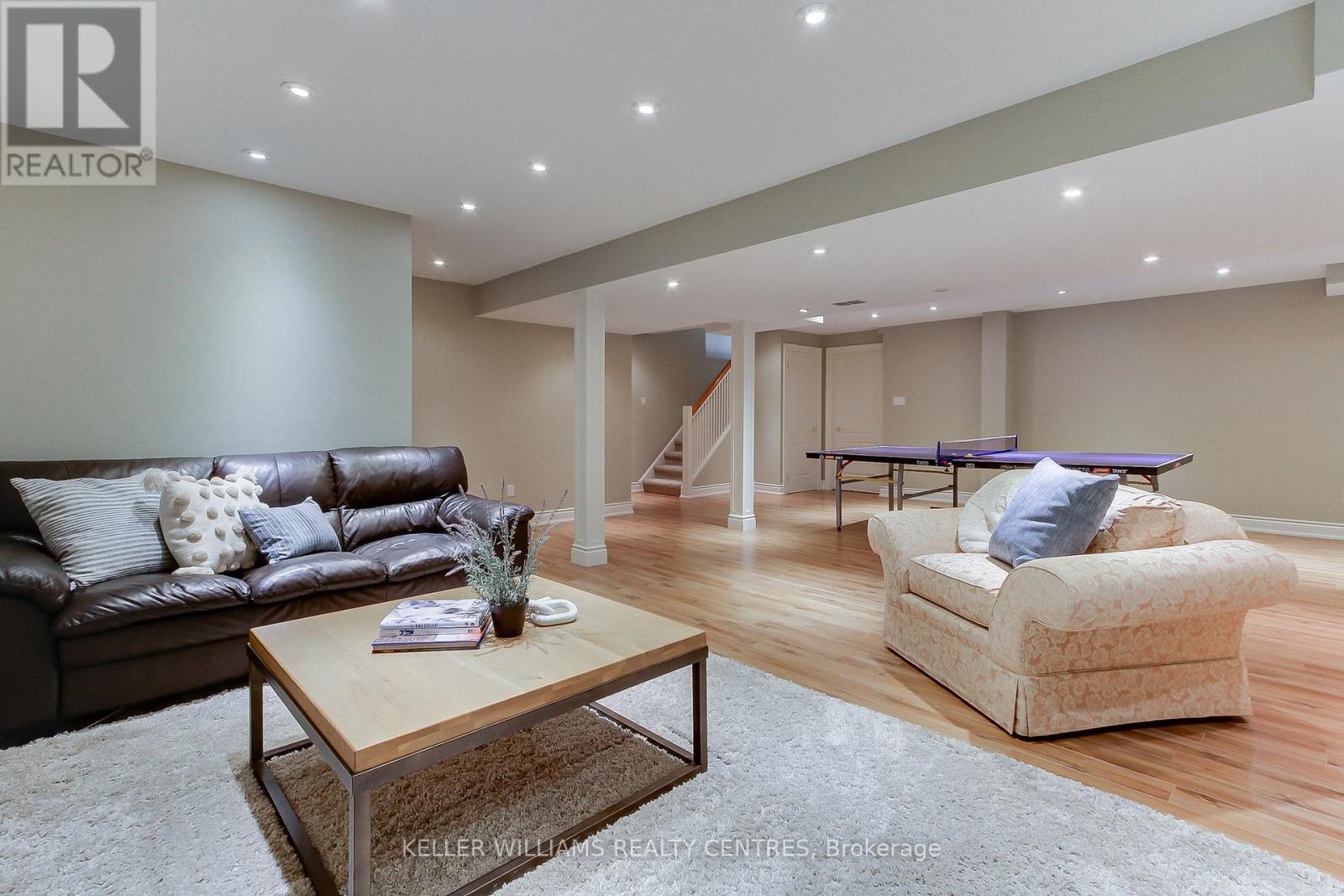Photo 47 of 991 Ivsbridge Boulevard, Newmarket ON