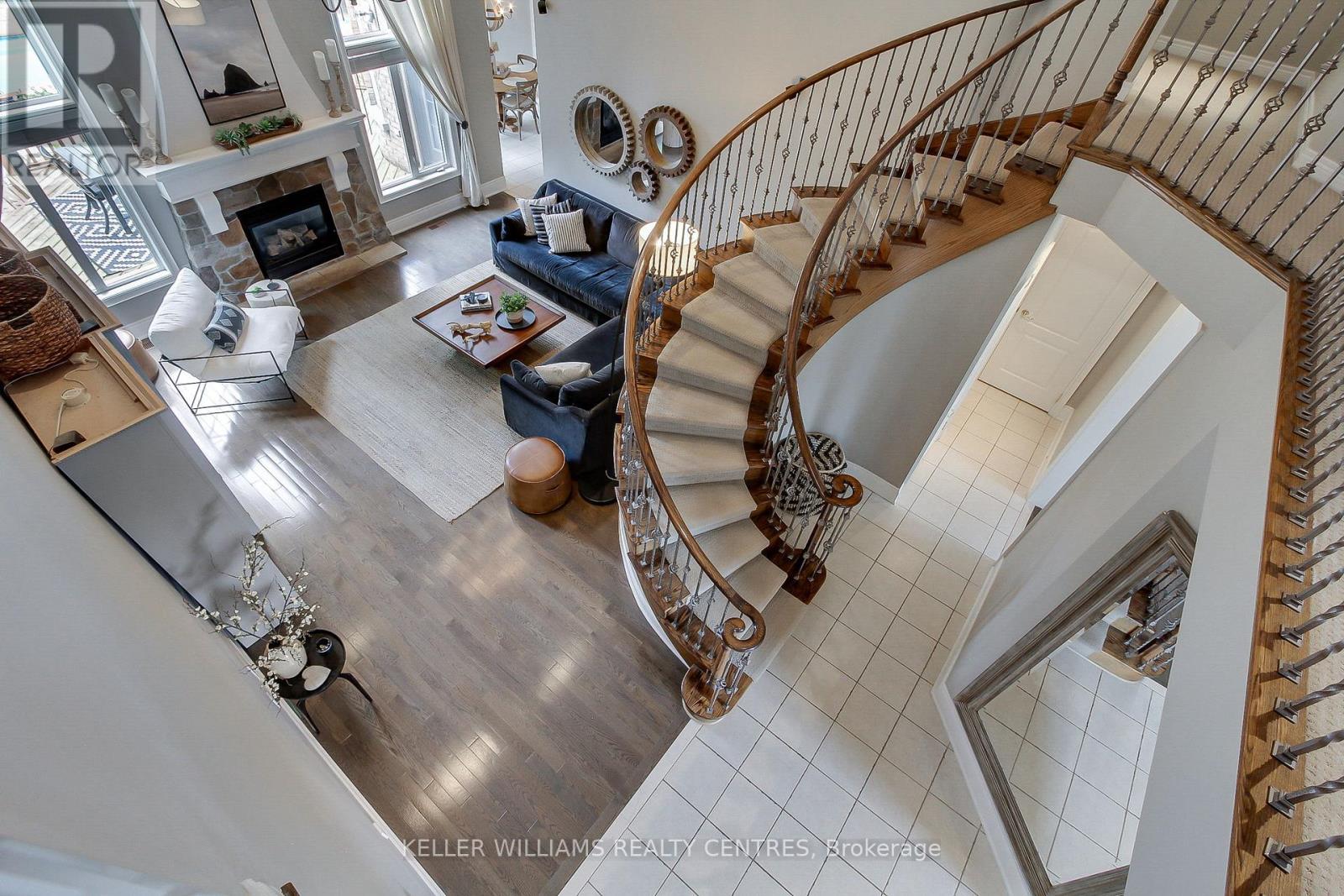 Photo 16 of 991 Ivsbridge Boulevard, Newmarket ON