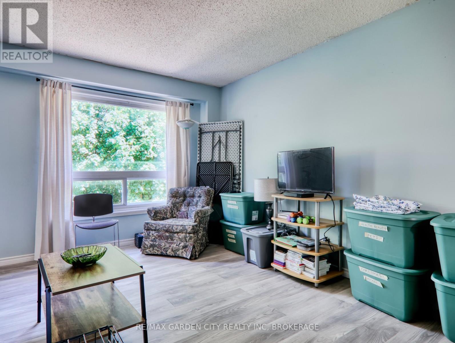 Photo 5 of 40 286 Cushman Road, St Catharines ON