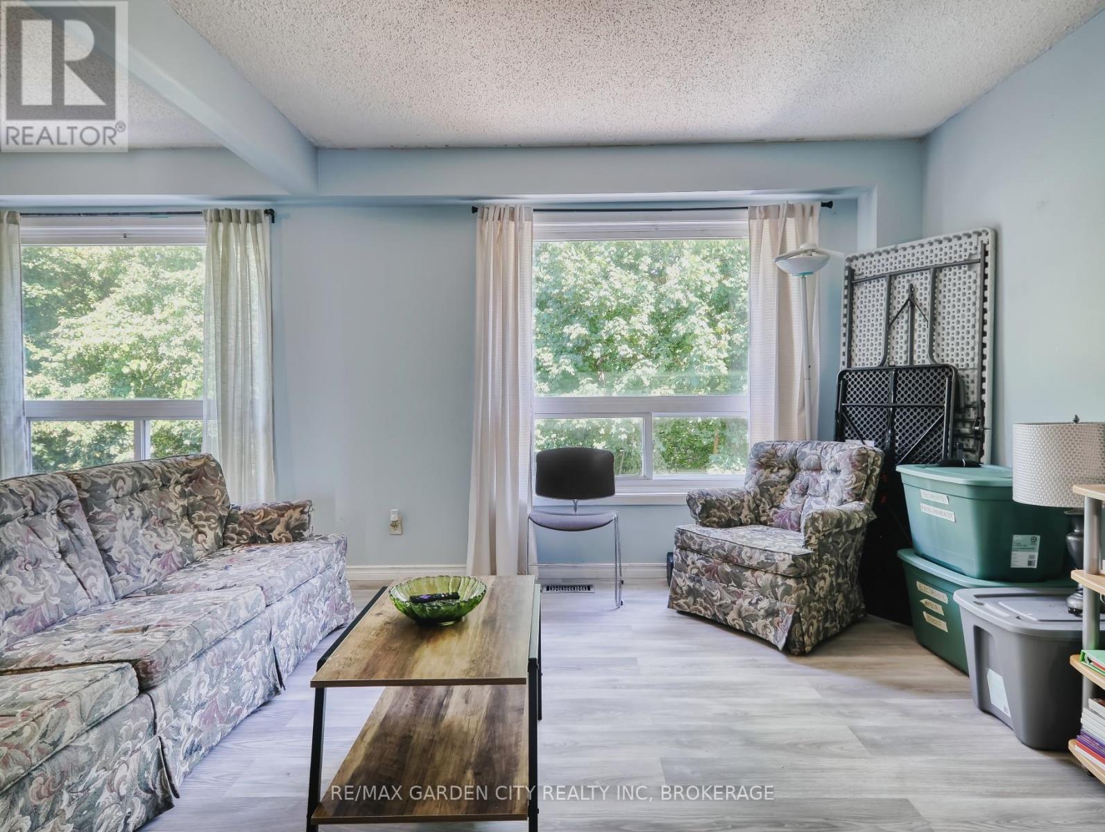 Photo 6 of 40 286 Cushman Road, St Catharines ON