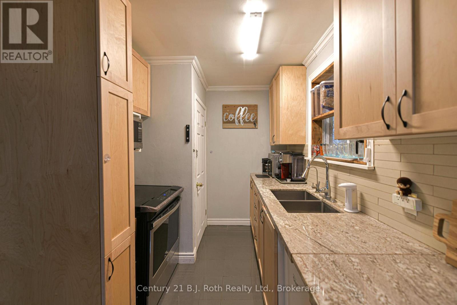 Photo 16 of 29 Quinn Avenue, Orillia ON