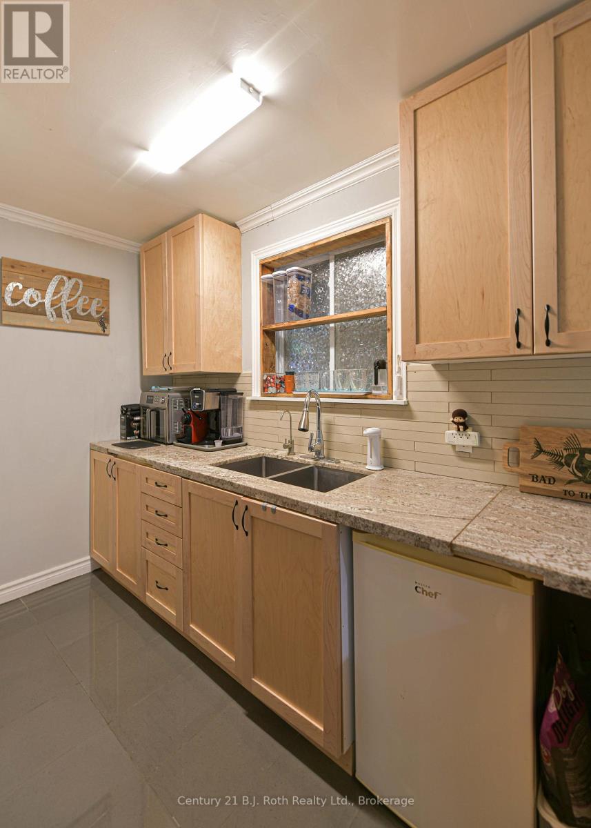 Photo 17 of 29 Quinn Avenue, Orillia ON