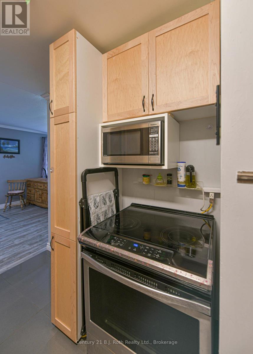 Photo 19 of 29 Quinn Avenue, Orillia ON