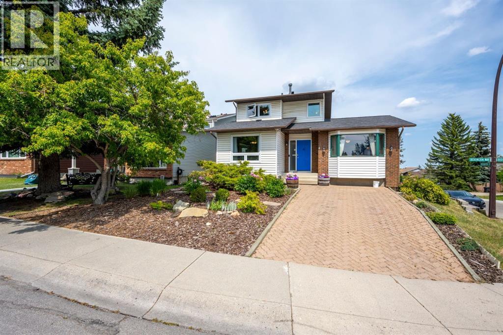 Single Family House for Sale in  Beddington Way NE Beddington Heights Calgary 