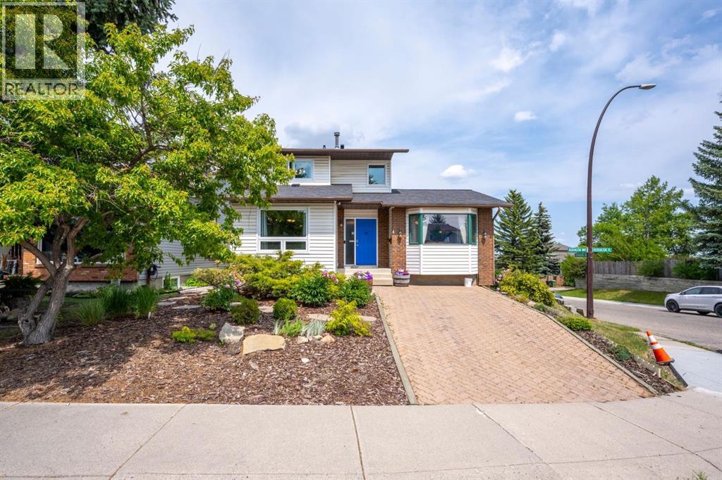 Single Family House for Sale in  Beddington Way NE Beddington Heights Calgary 