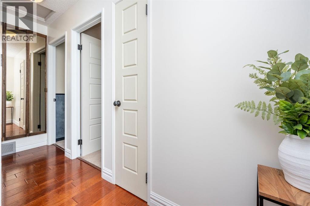 Single Family House for Sale in  Beddington Way NE Beddington Heights Calgary 