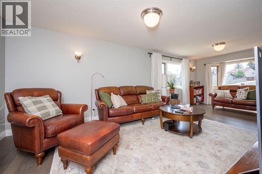 Single Family House for Sale in  Beddington Way NE Beddington Heights Calgary 