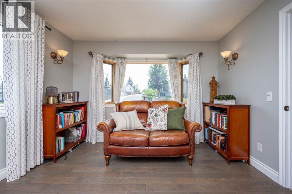 Single Family House for Sale in  Beddington Way NE Beddington Heights Calgary 