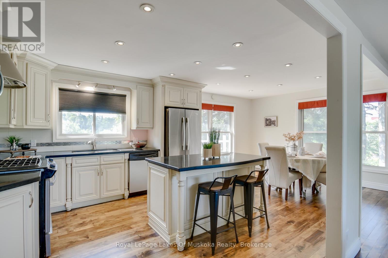 Photo 12 of 30 Taylor Road, Bracebridge ON