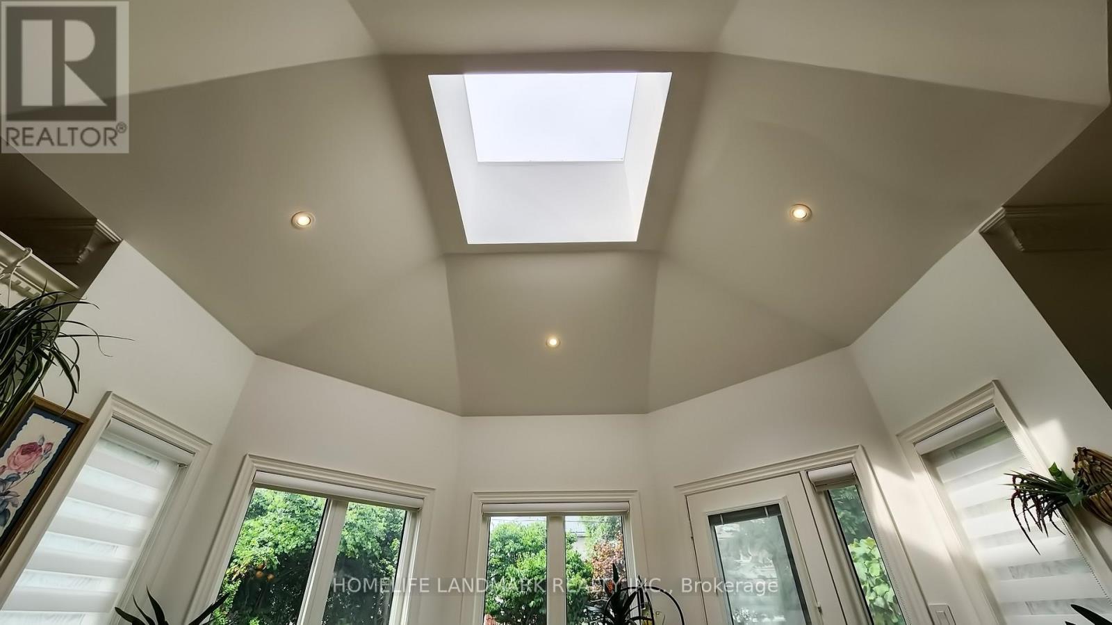 Photo 13 of 122 Norton Avenue, Toronto ON