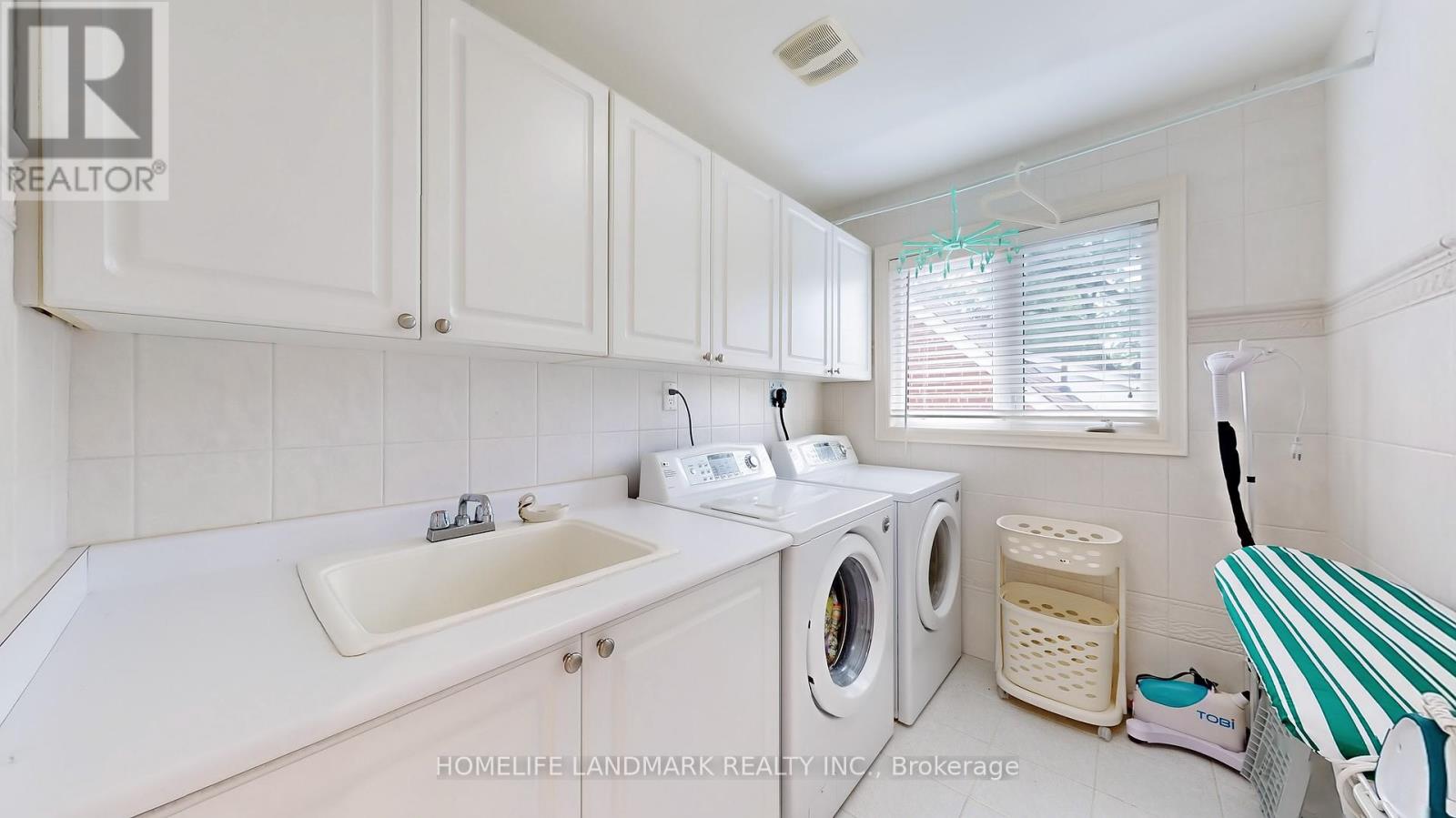 Photo 30 of 122 Norton Avenue, Toronto ON