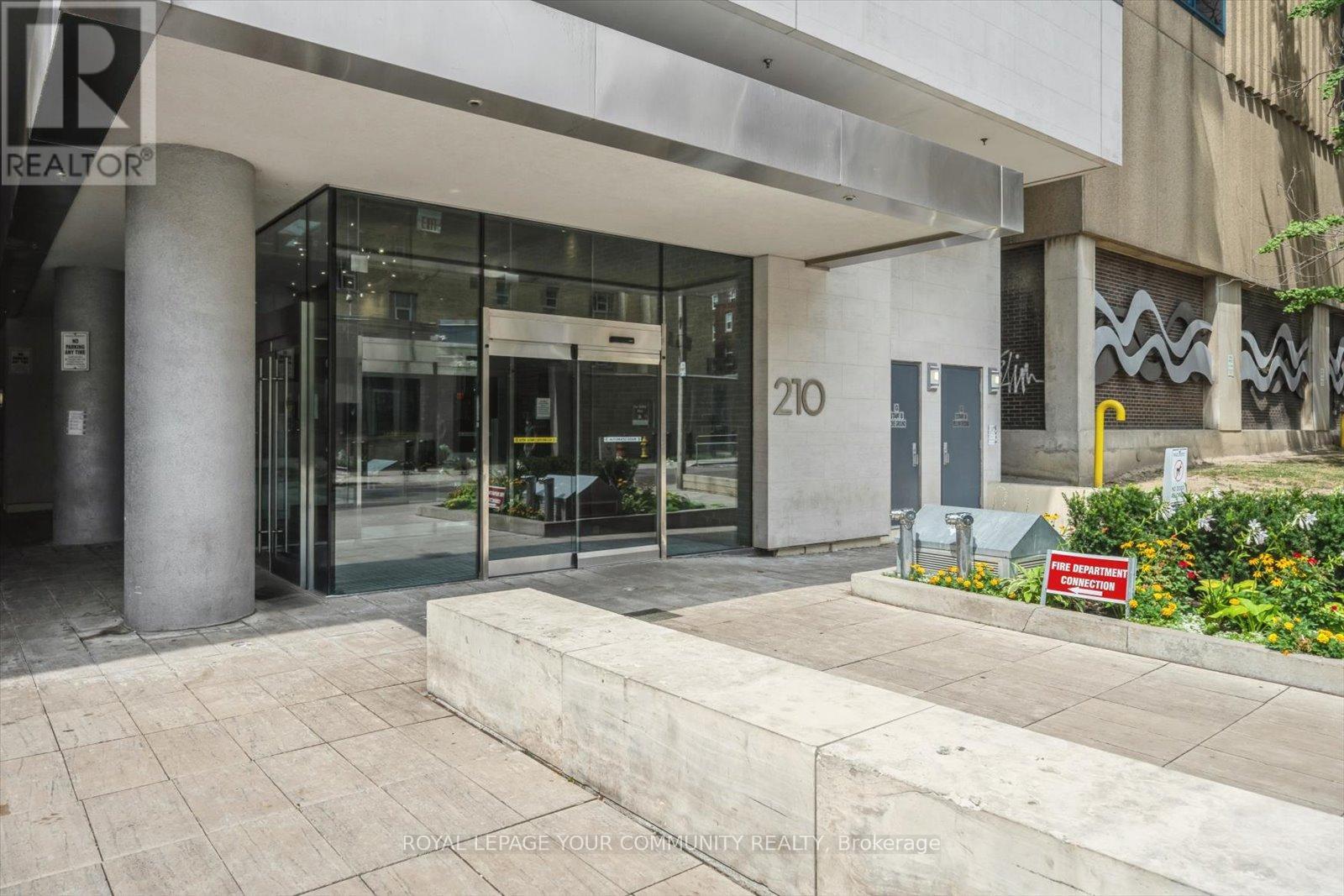 Photo 11 of 1902 210 Simcoe Street, Toronto ON