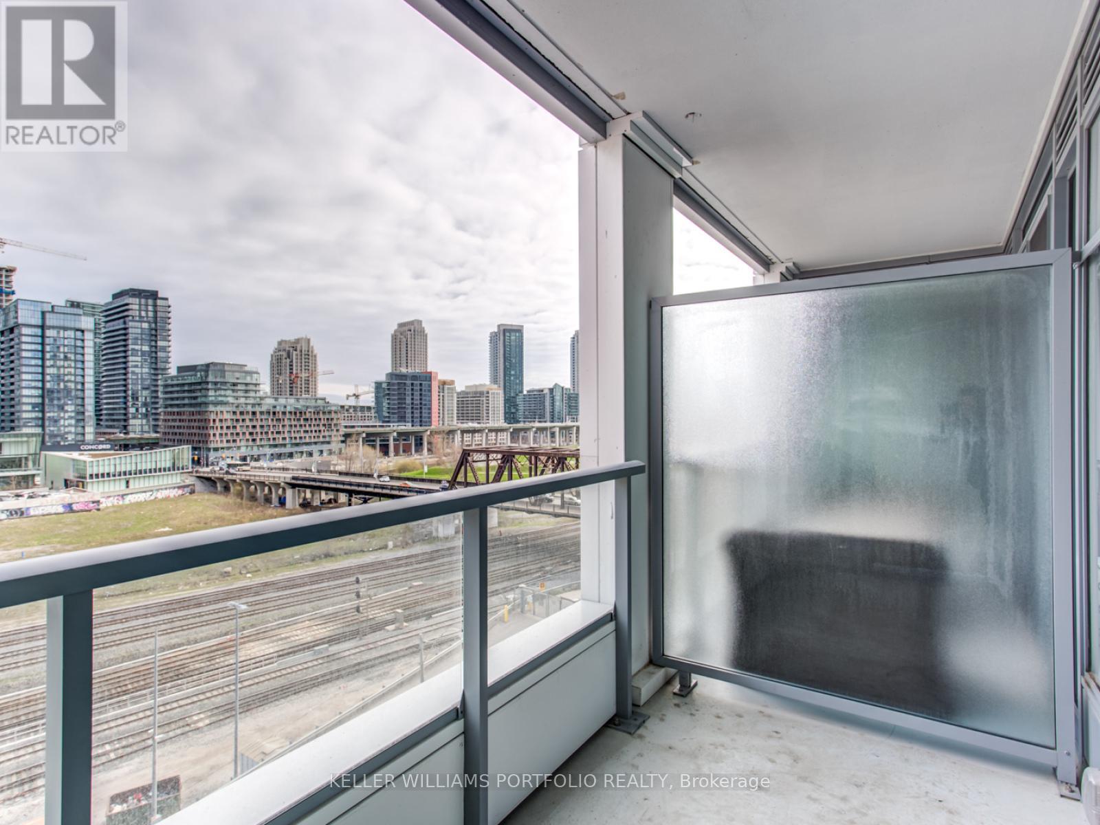 Photo 12 of 503 576 Front Street W, Toronto ON