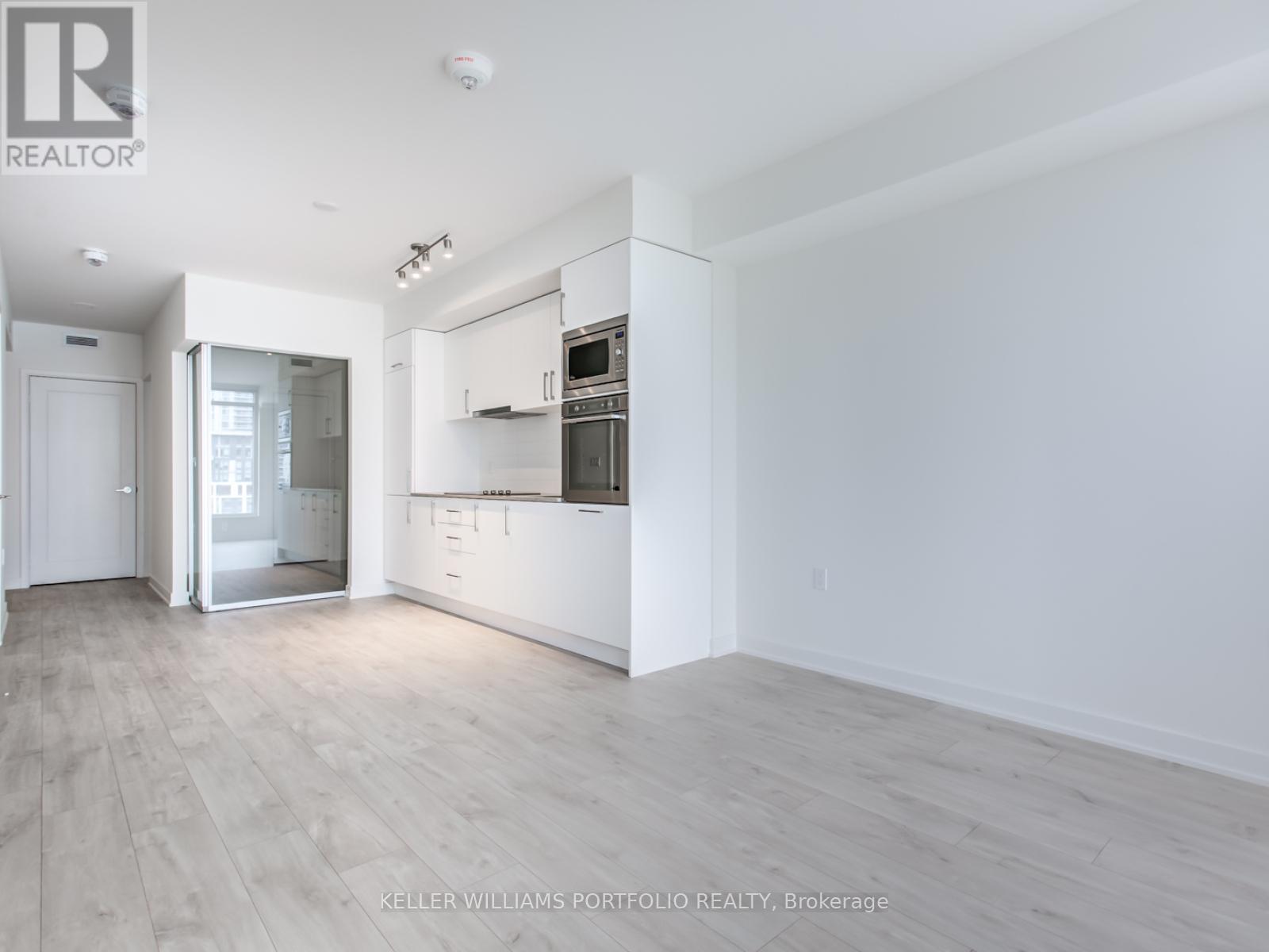 Photo 20 of 503 576 Front Street W, Toronto ON
