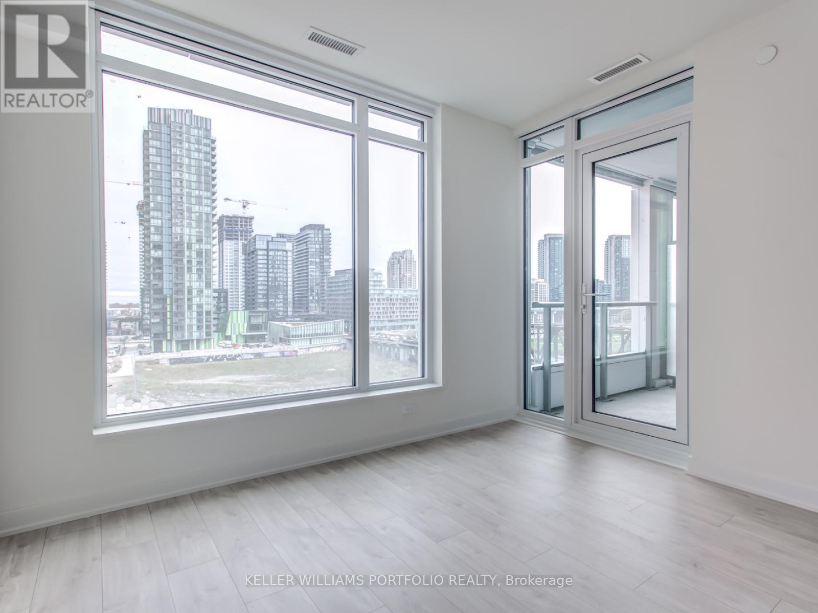 Photo 22 of 503 576 Front Street W, Toronto ON