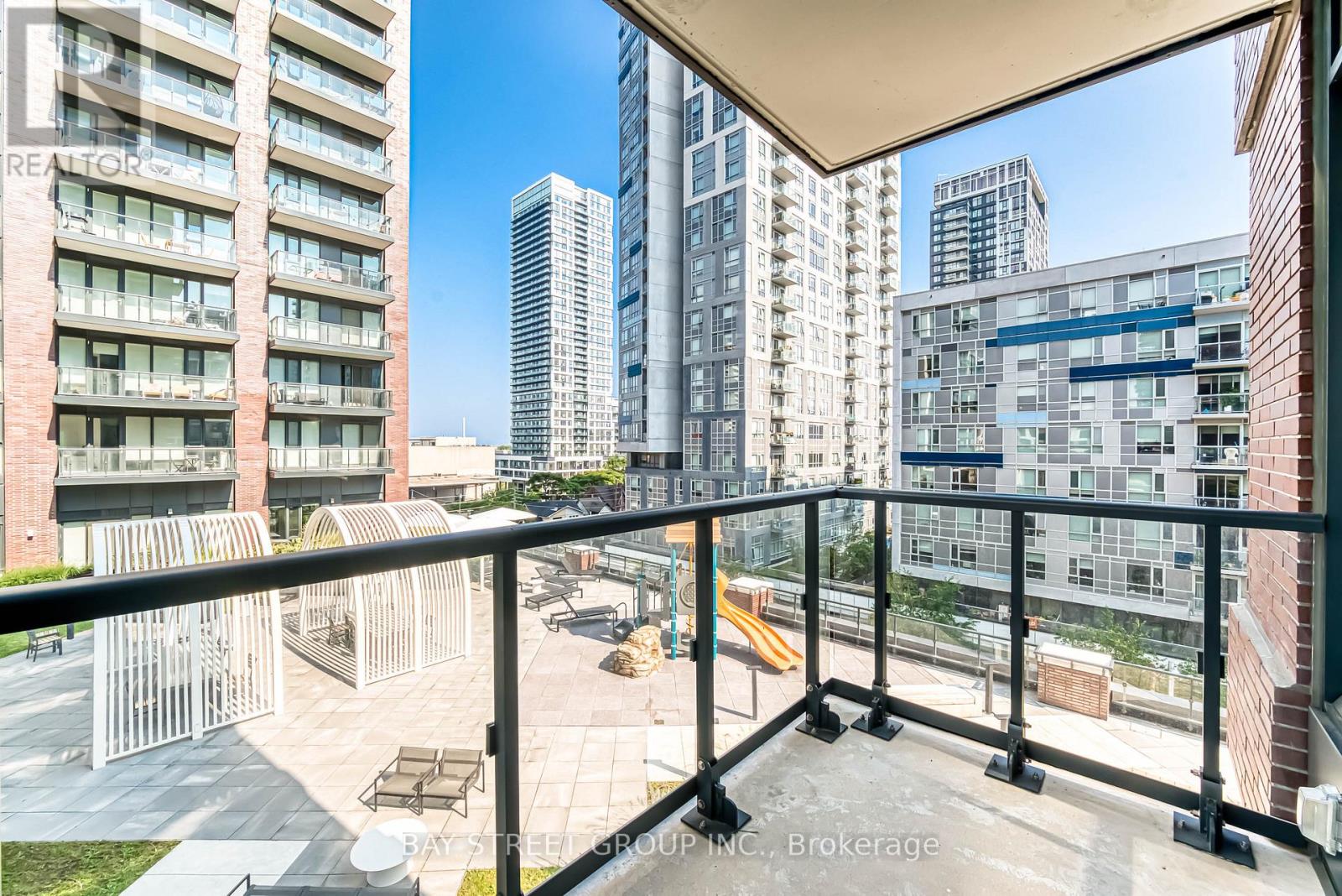 Photo 2 of 513 35 Tubman Street, Toronto ON