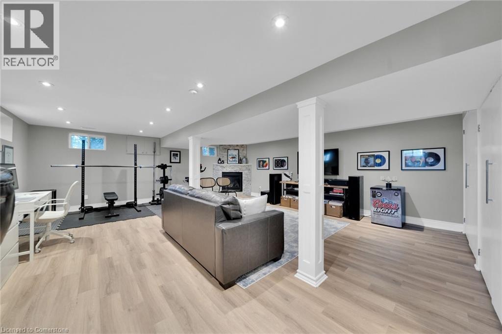 Photo 11 of 424 Second Road E, Stoney Creek ON