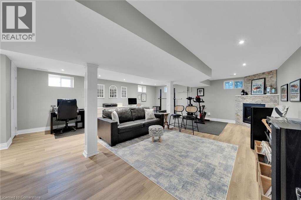Photo 28 of 424 Second Road E, Stoney Creek ON