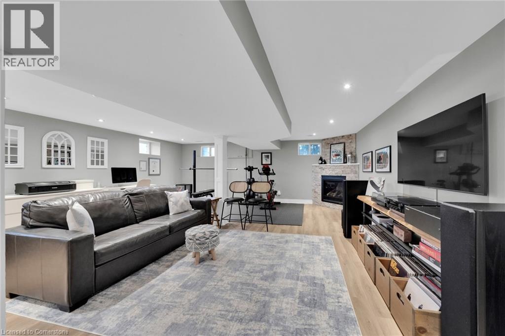 Photo 19 of 424 Second Road E, Stoney Creek ON
