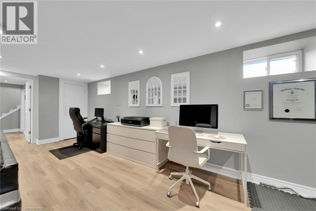 Photo 12 of 424 Second Road E, Stoney Creek ON