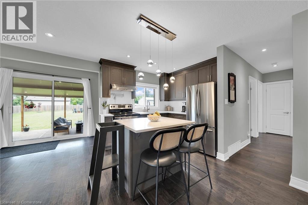 Photo 3 of 424 Second Road E, Stoney Creek ON