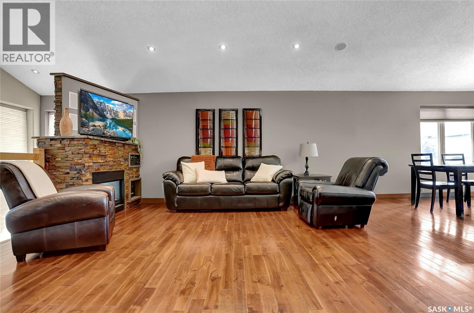 Single Family House Bi-level for Sale in  Jameson CRESCENT Regina 
