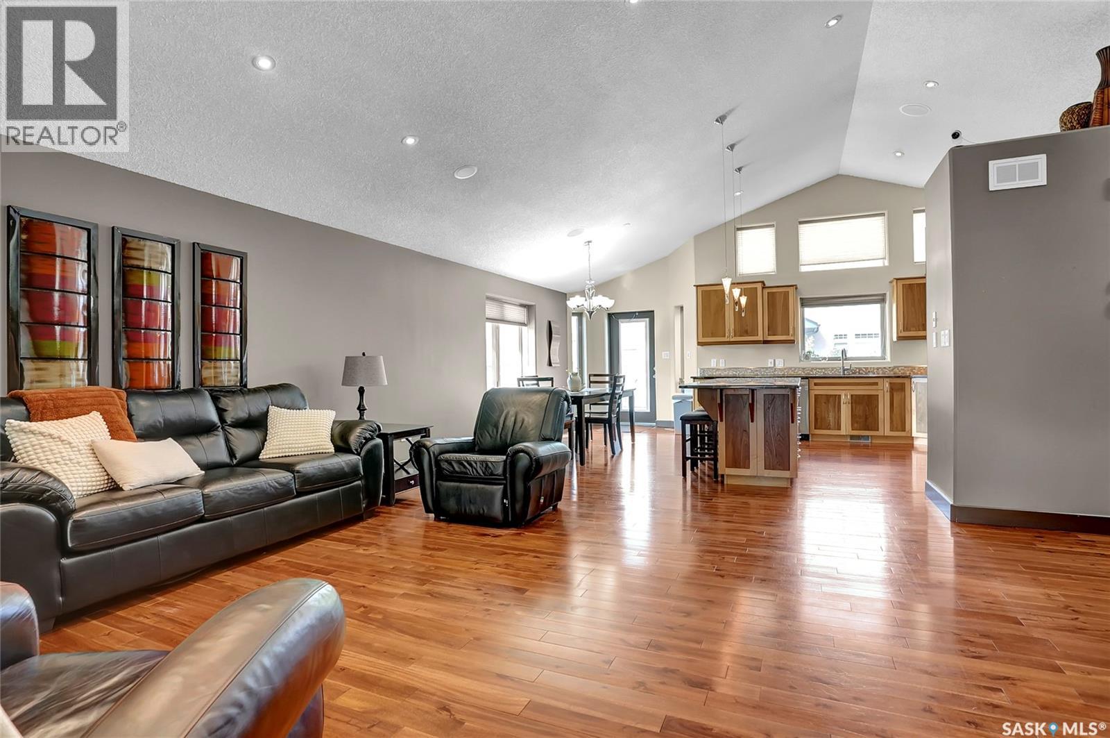Single Family House Bi-level for Sale in  Jameson CRESCENT Regina 