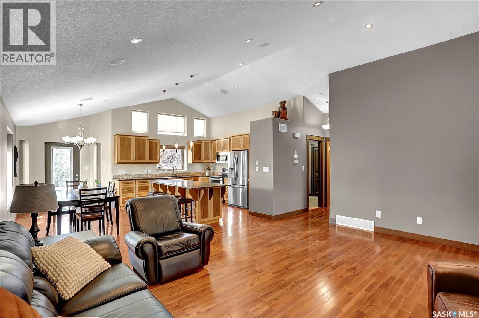 Single Family House Bi-level for Sale in  Jameson CRESCENT Regina 