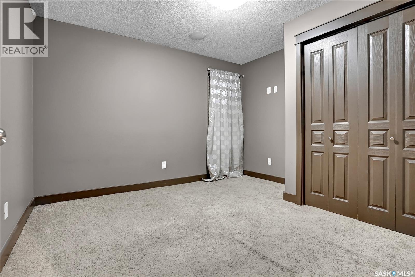 Single Family House Bi-level for Sale in  Jameson CRESCENT Regina 