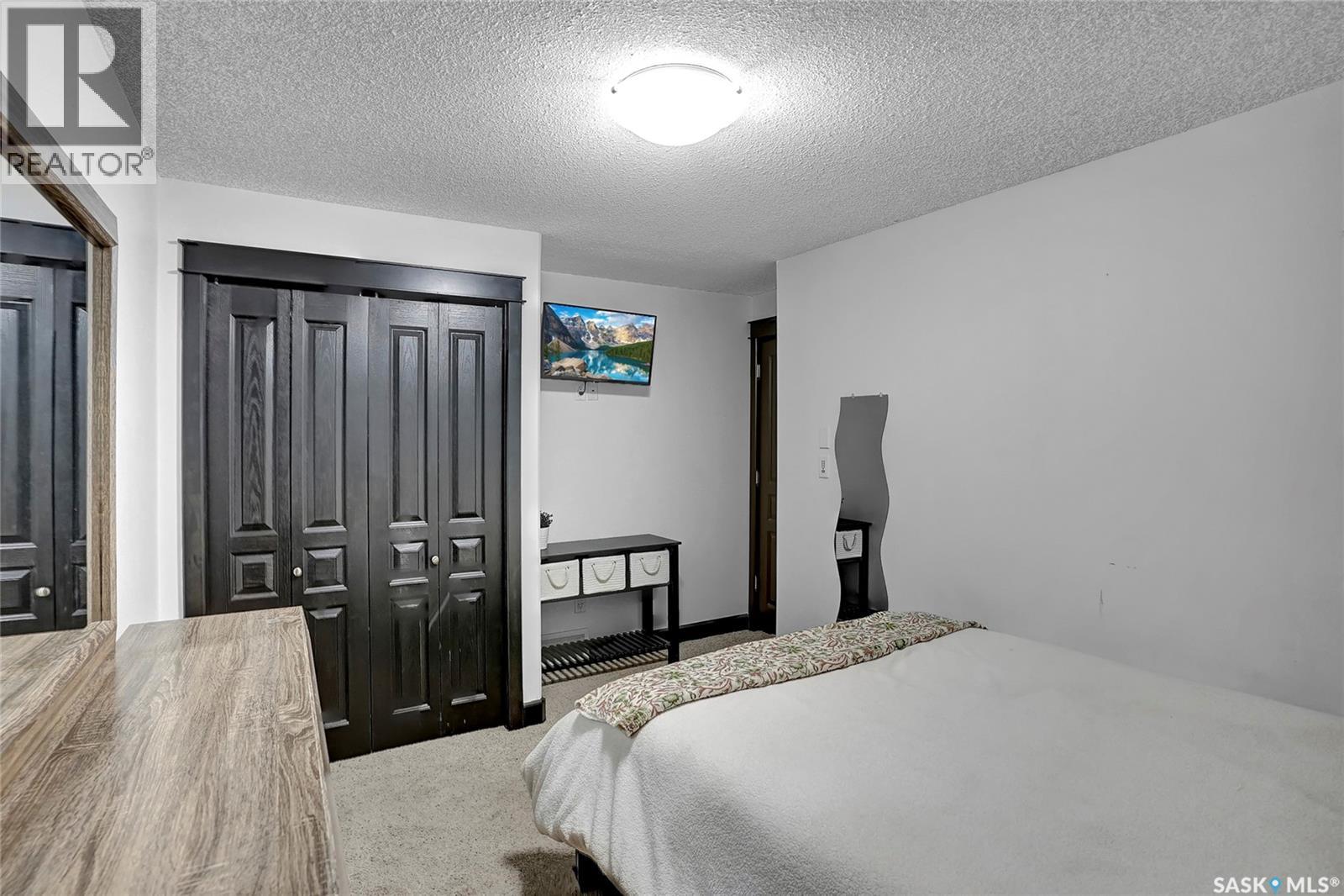 Single Family House Bi-level for Sale in  Jameson CRESCENT Regina 