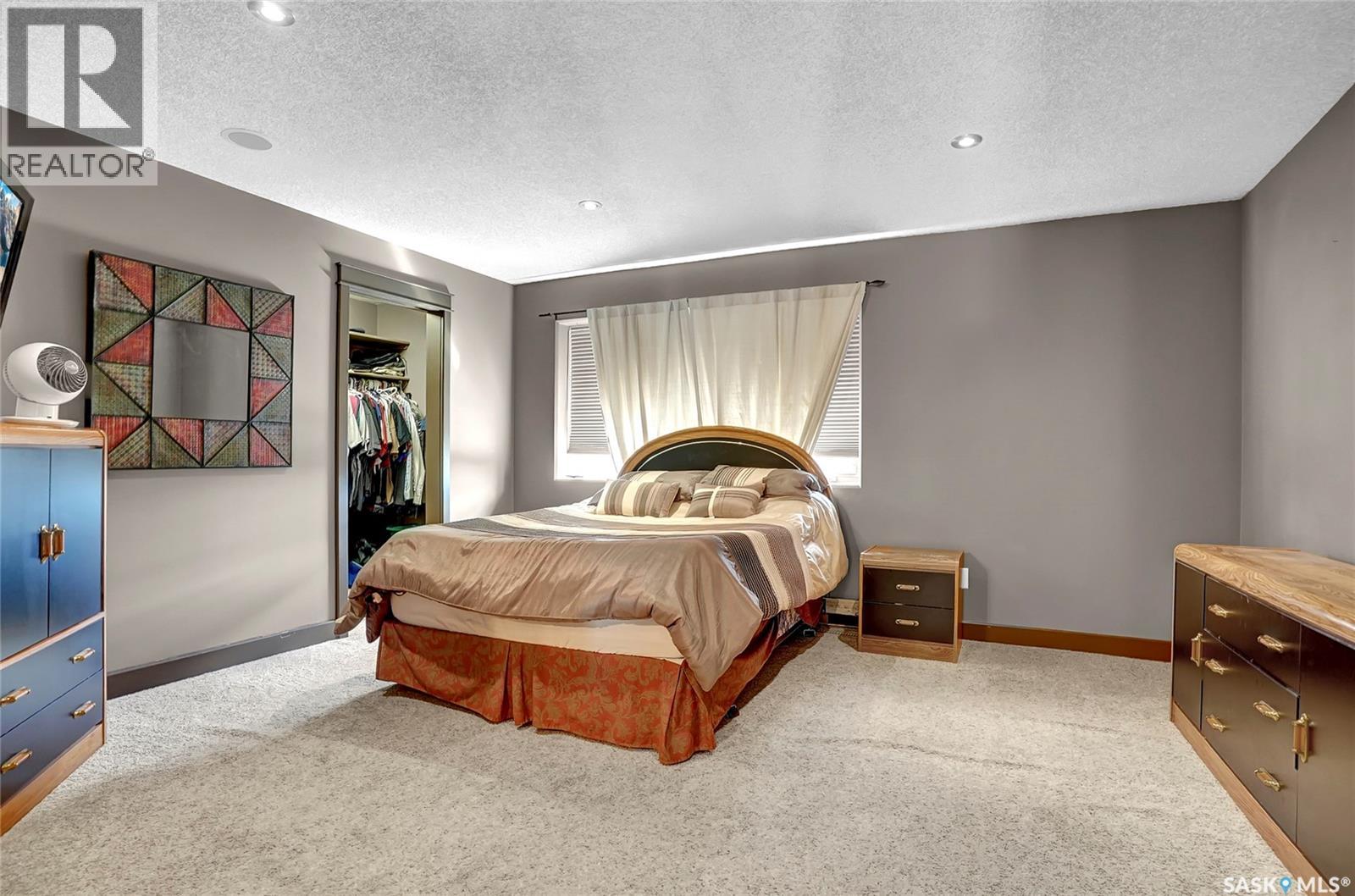 Single Family House Bi-level for Sale in  Jameson CRESCENT Regina 