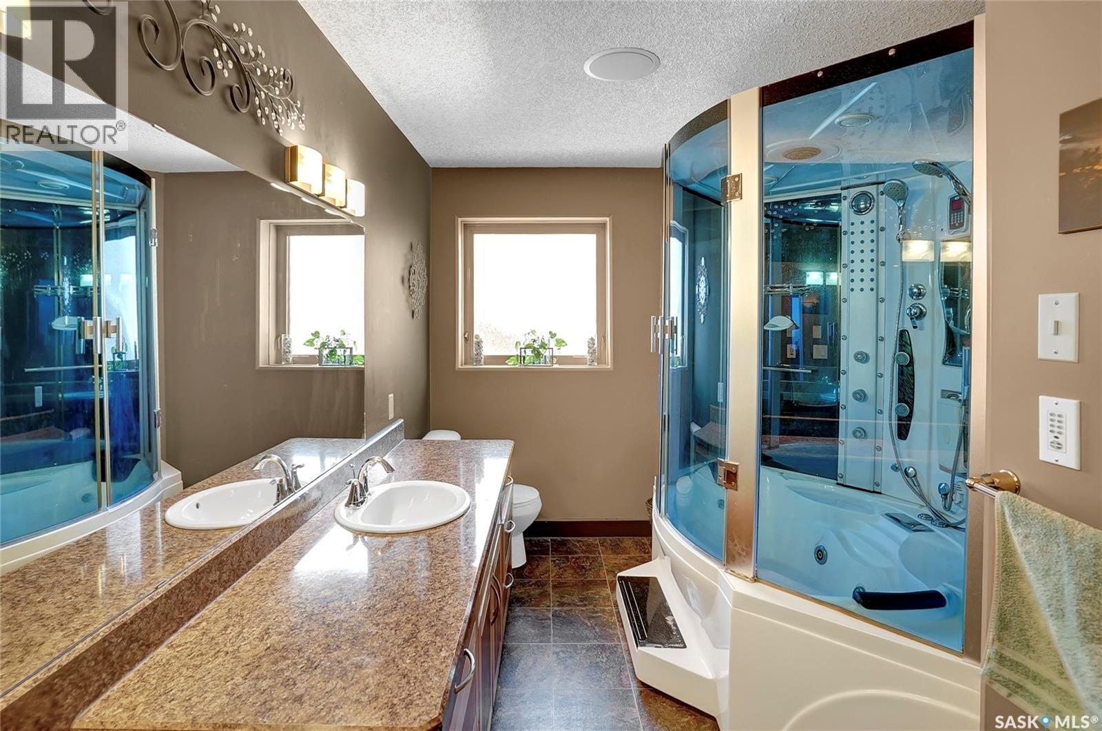 Single Family House Bi-level for Sale in  Jameson CRESCENT Regina 