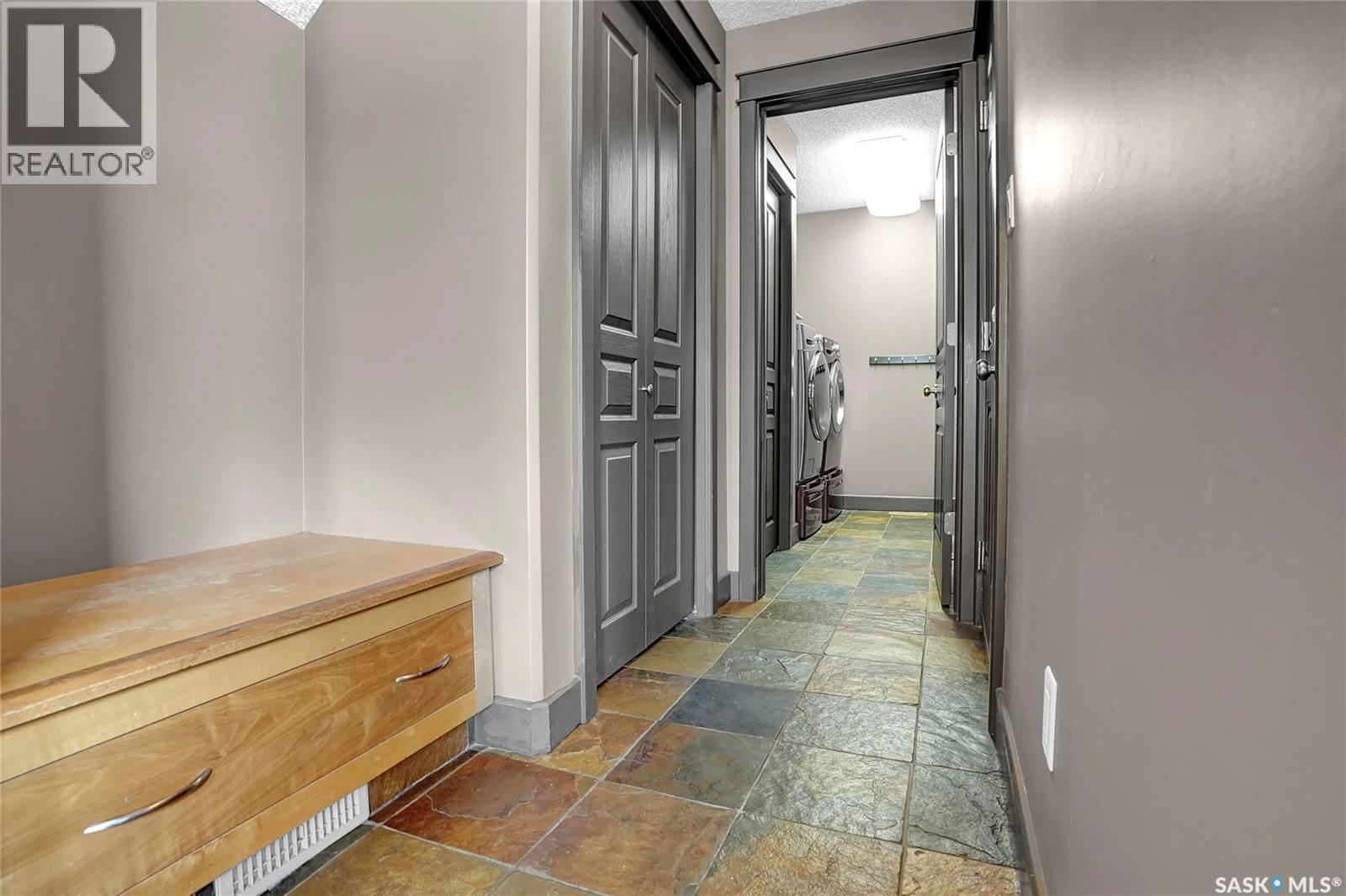 Single Family House Bi-level for Sale in  Jameson CRESCENT Regina 