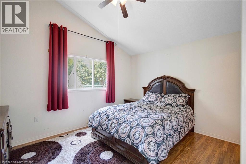 Photo 18 of 375 Silverbirch Boulevard, Hamilton ON