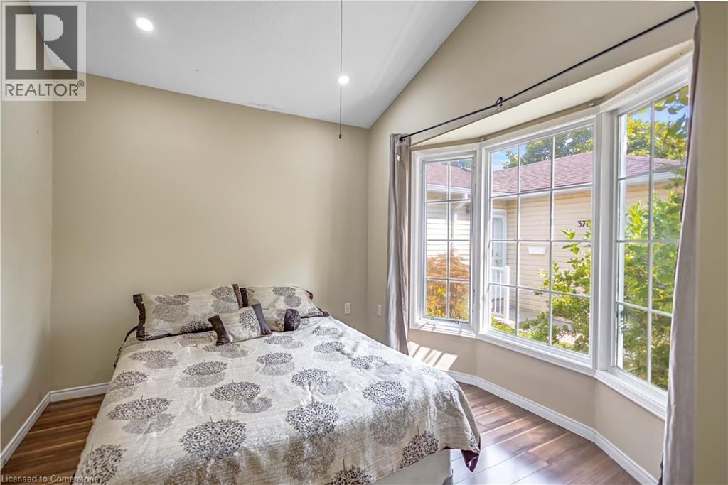 Photo 24 of 375 Silverbirch Boulevard, Hamilton ON