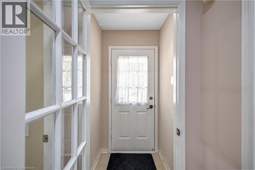 Photo 4 of 375 Silverbirch Boulevard, Hamilton ON