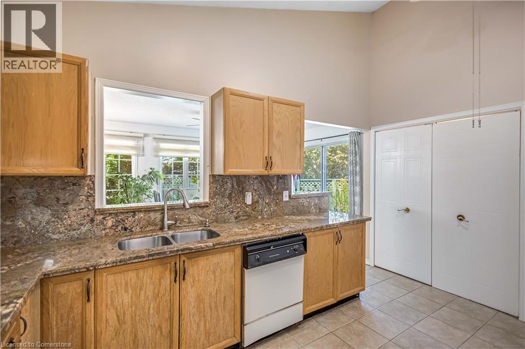 Photo 12 of 375 Silverbirch Boulevard, Hamilton ON