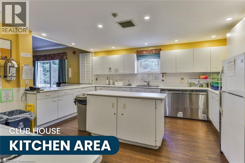 Photo 33 of 375 Silverbirch Boulevard, Hamilton ON