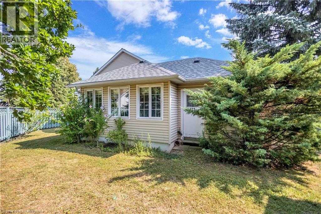 Photo 26 of 375 Silverbirch Boulevard, Hamilton ON