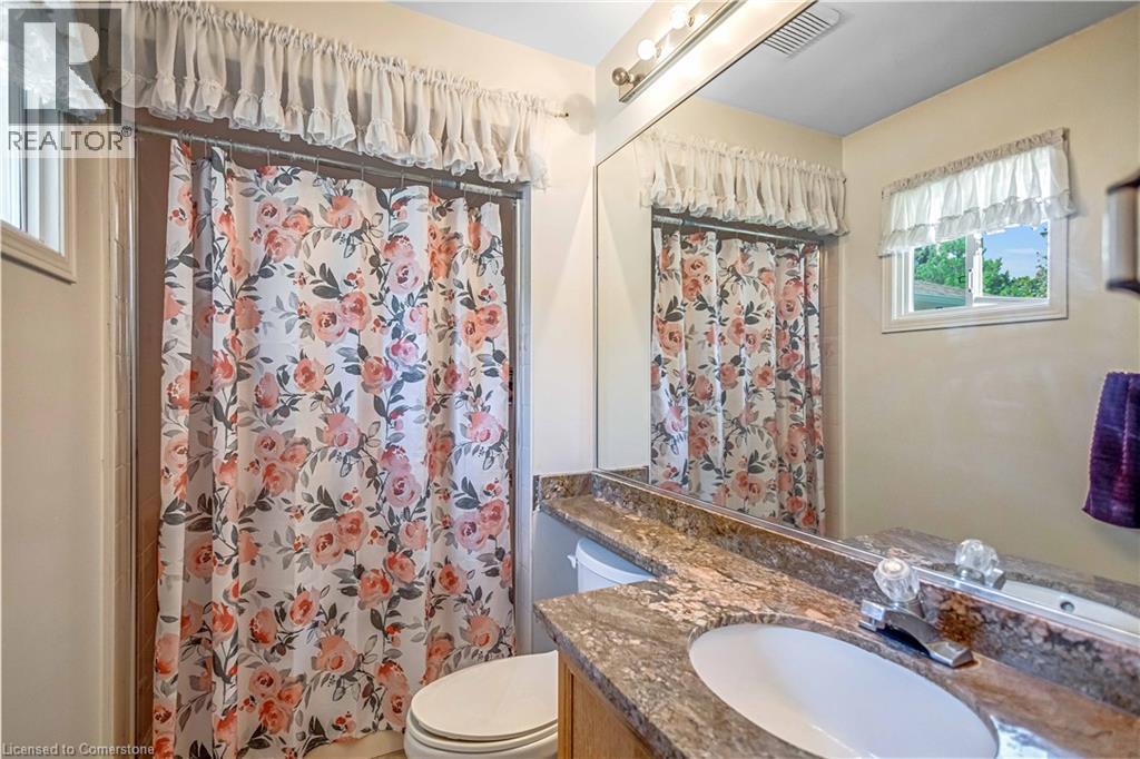 Photo 21 of 375 Silverbirch Boulevard, Hamilton ON