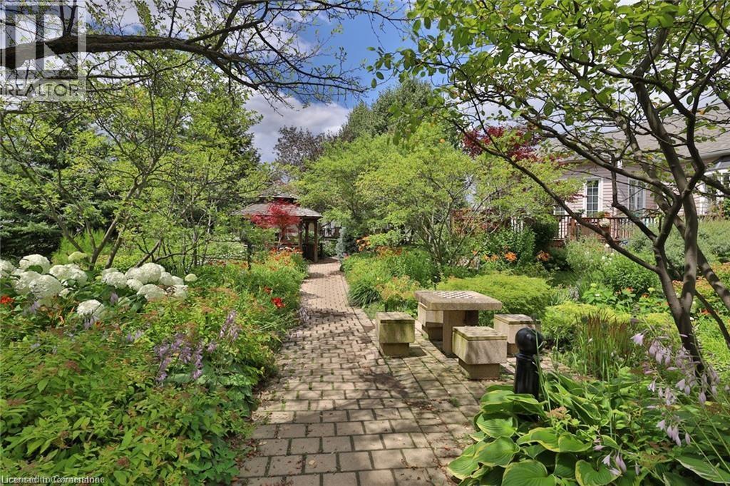 Photo 41 of 375 Silverbirch Boulevard, Hamilton ON