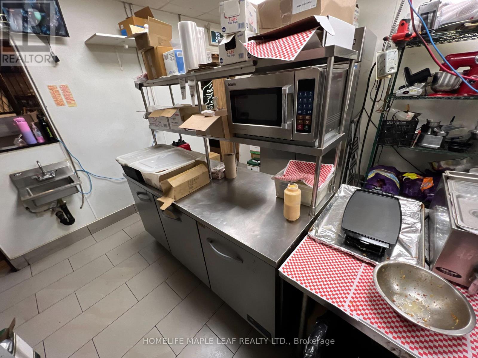 Photo 6 of 5 168 Kennedy Road S, Brampton ON