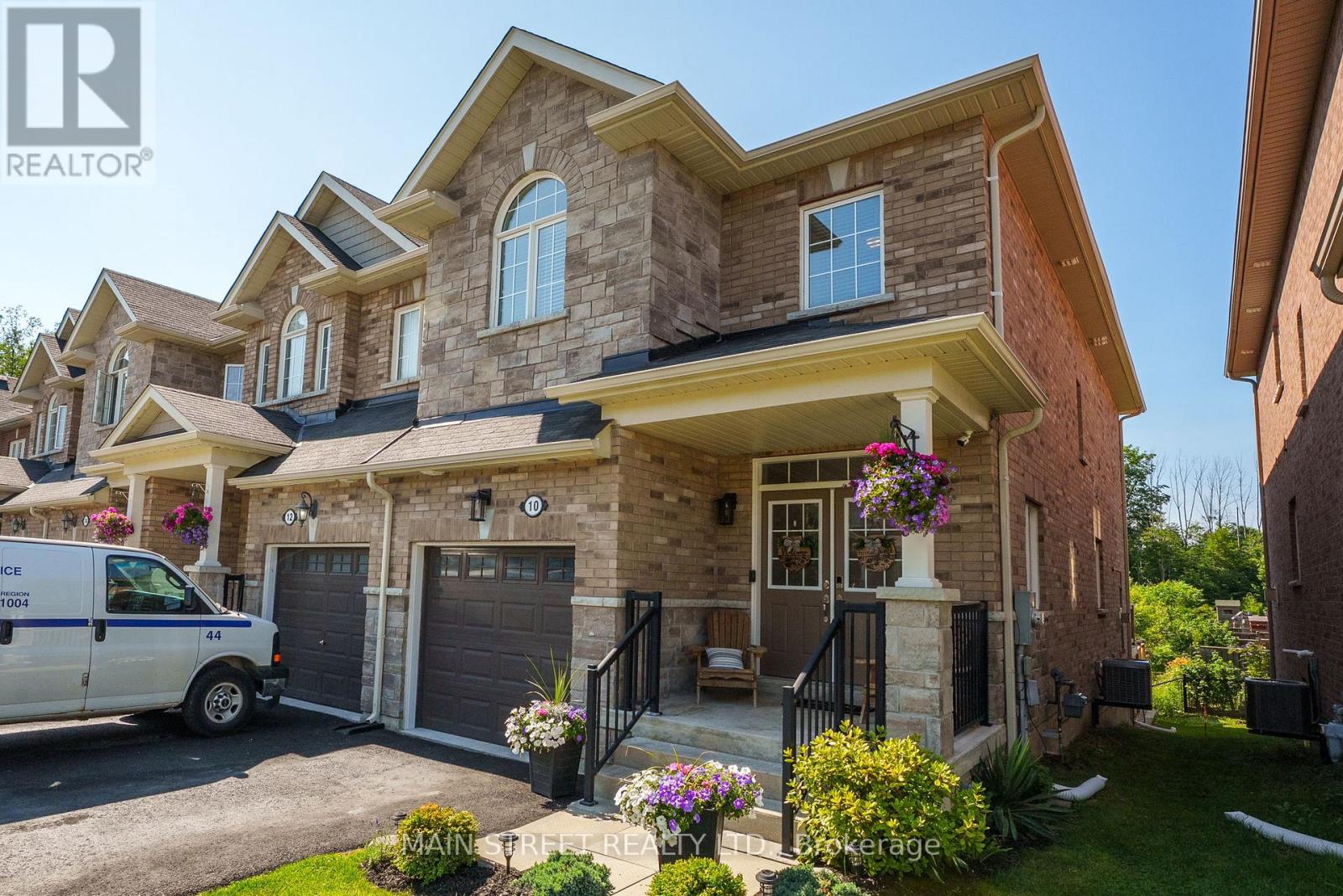 Photo 1 of 10 Prosser Crescent, Georgina ON