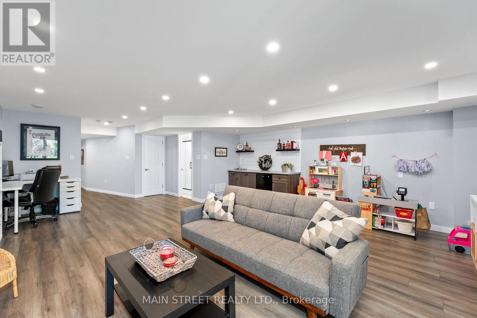 Photo 19 of 10 Prosser Crescent, Georgina ON