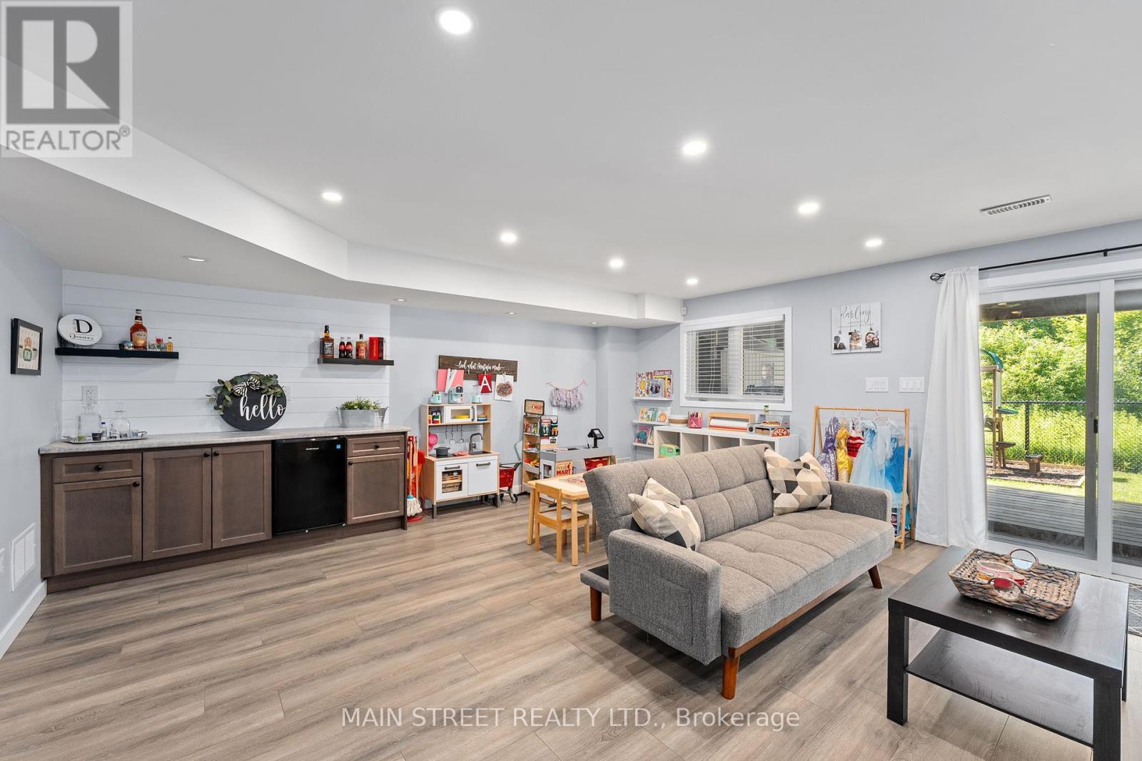 Photo 20 of 10 Prosser Crescent, Georgina ON